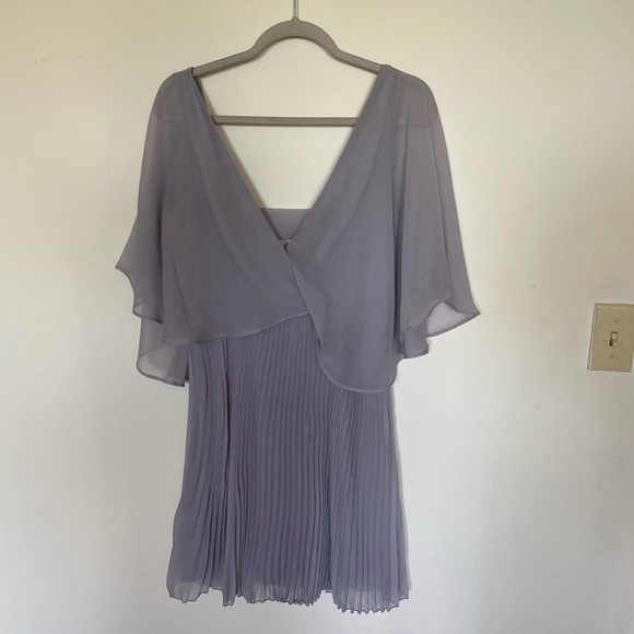 NWT ASOS PLEATED DEEP V NECK FLIRTY DRESS - Picture 1 of 7